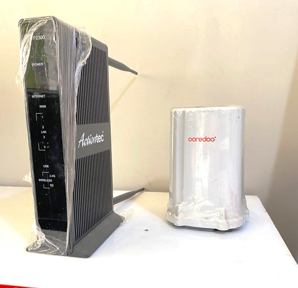 Ooredoo X10 Outdoor Router with Actiontec F2300 Dual Band Indoor Wi-Fi Router